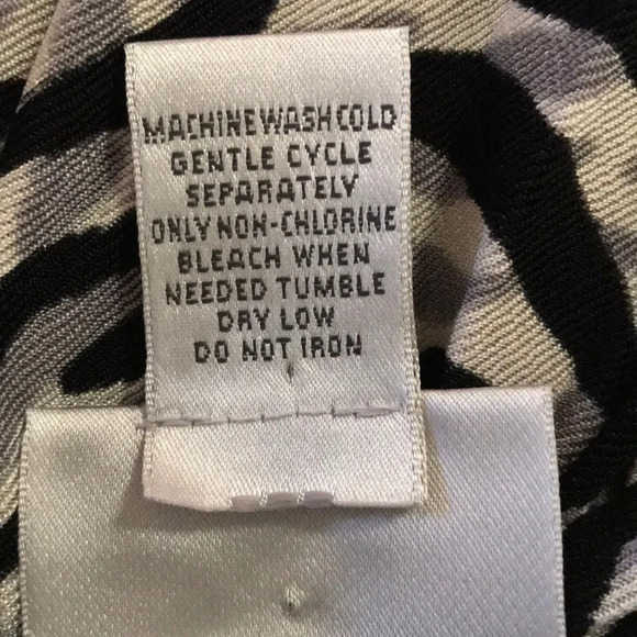 Chico’s black, gray, cream animal print V-neck top - Picture 7 of 7